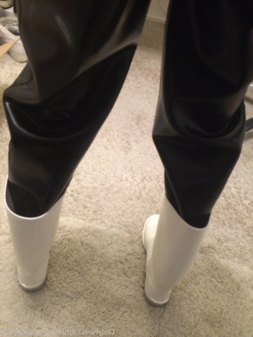 rubberskaterboy Onlyfans leaked photo 14213221 on Hotleaks.tv