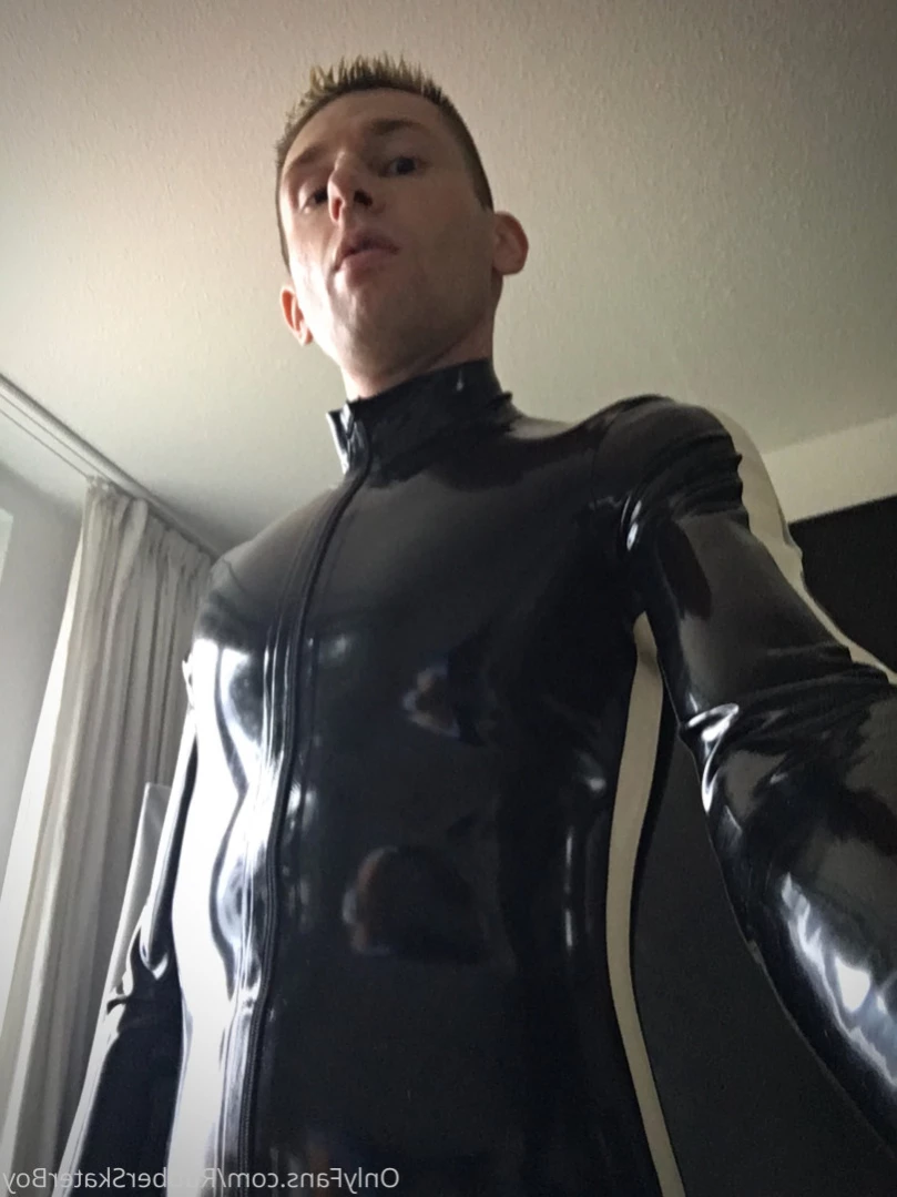 rubberskaterboy Onlyfans leaked photo 14213225 on Hotleaks.tv