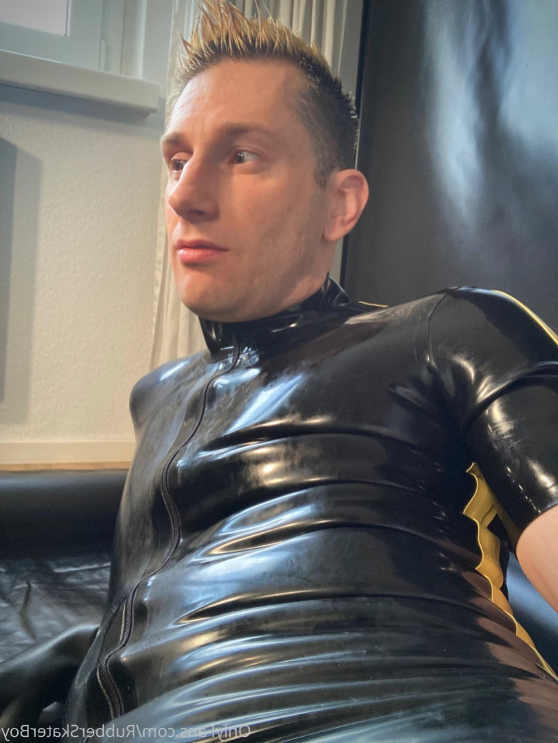 rubberskaterboy Onlyfans leaked photo 15473803 on Hotleaks.tv