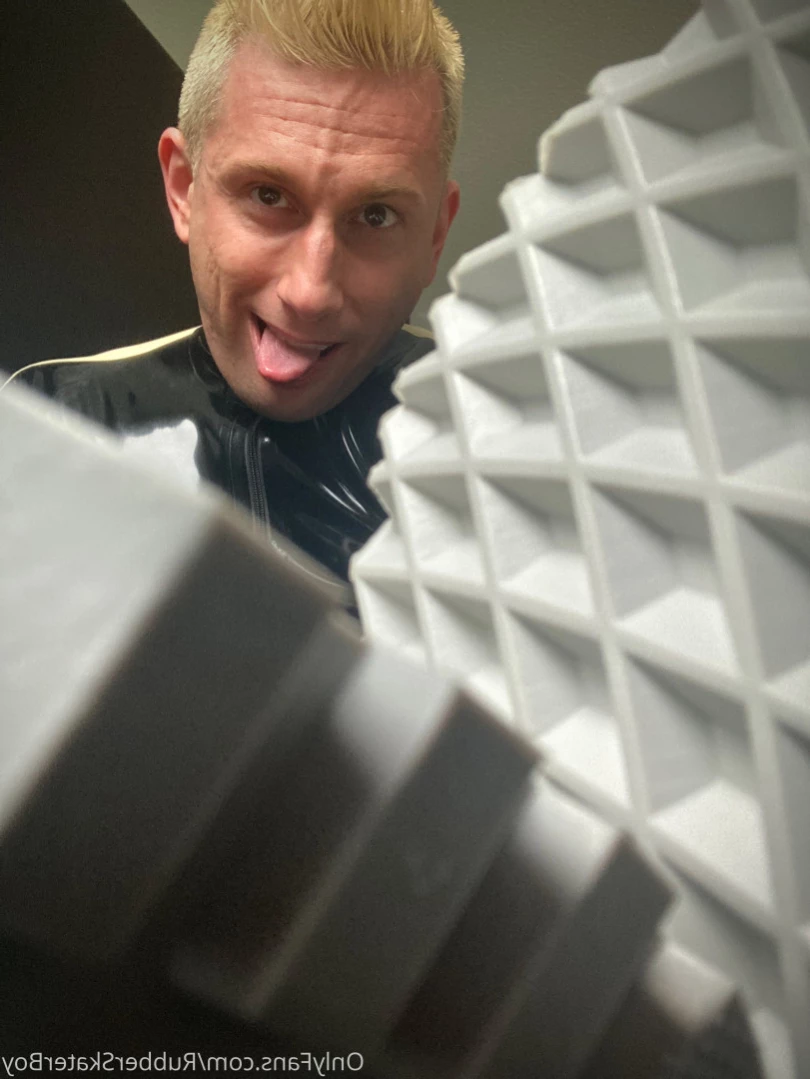 rubberskaterboy Onlyfans leaked photo 15565525 on Hotleaks.tv