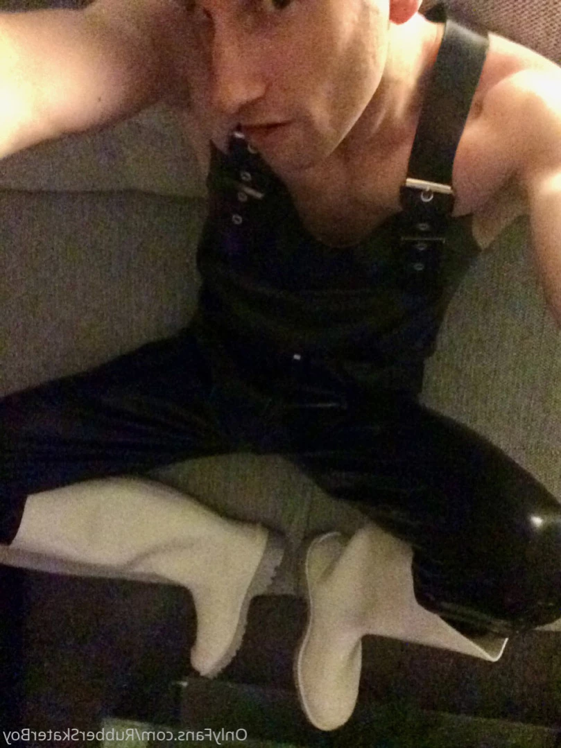 rubberskaterboy Onlyfans leaked photo 15565828 on Hotleaks.tv