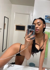 973377