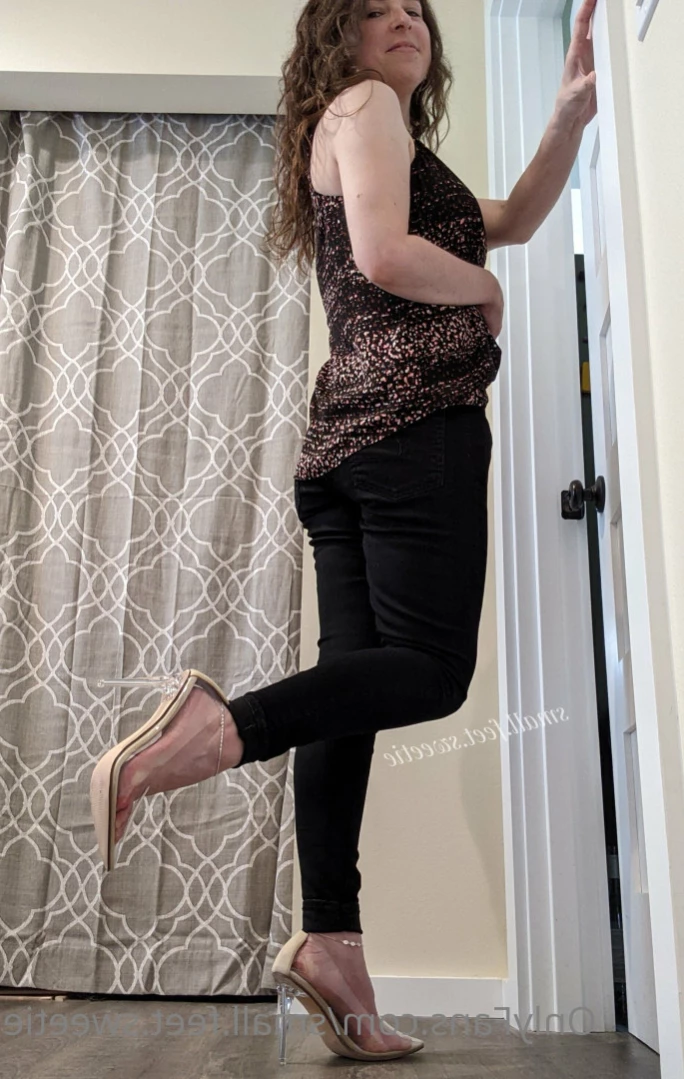 Goddess Alyssa [ small.feet.sweetie ] Onlyfans leaked photo 13909219 on Hotleaks.tv