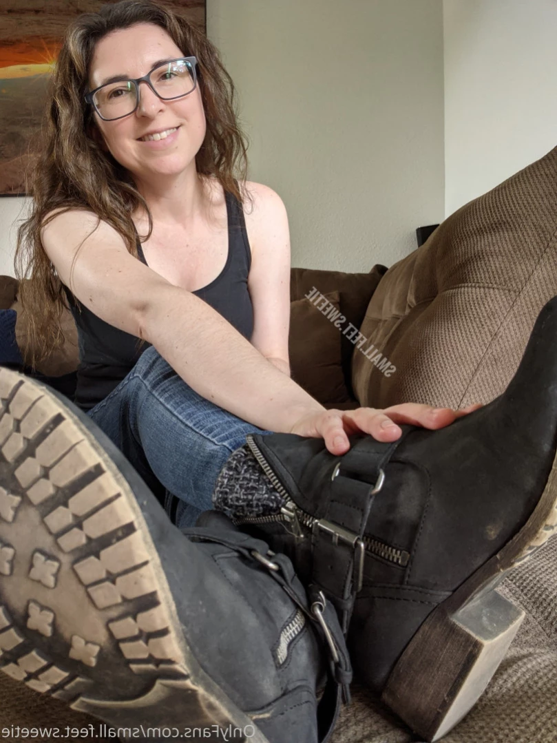 Goddess Alyssa [ small.feet.sweetie ] Onlyfans leaked photo 14407066 on Hotleaks.tv