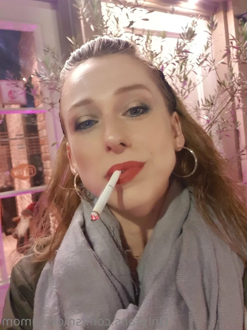 Smoking Mom [ smokingmom ] Onlyfans leaked photo 14418086 on Hotleaks.tv