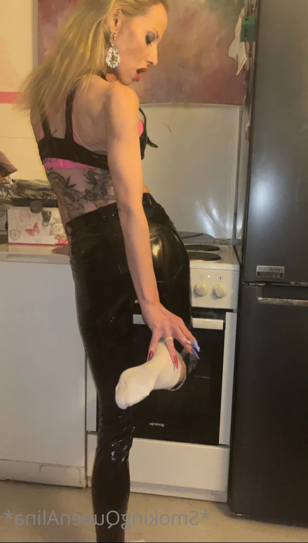 smokingqueenalina Onlyfans leaked photo 14879104 on Hotleaks.tv