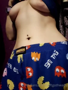 15864169