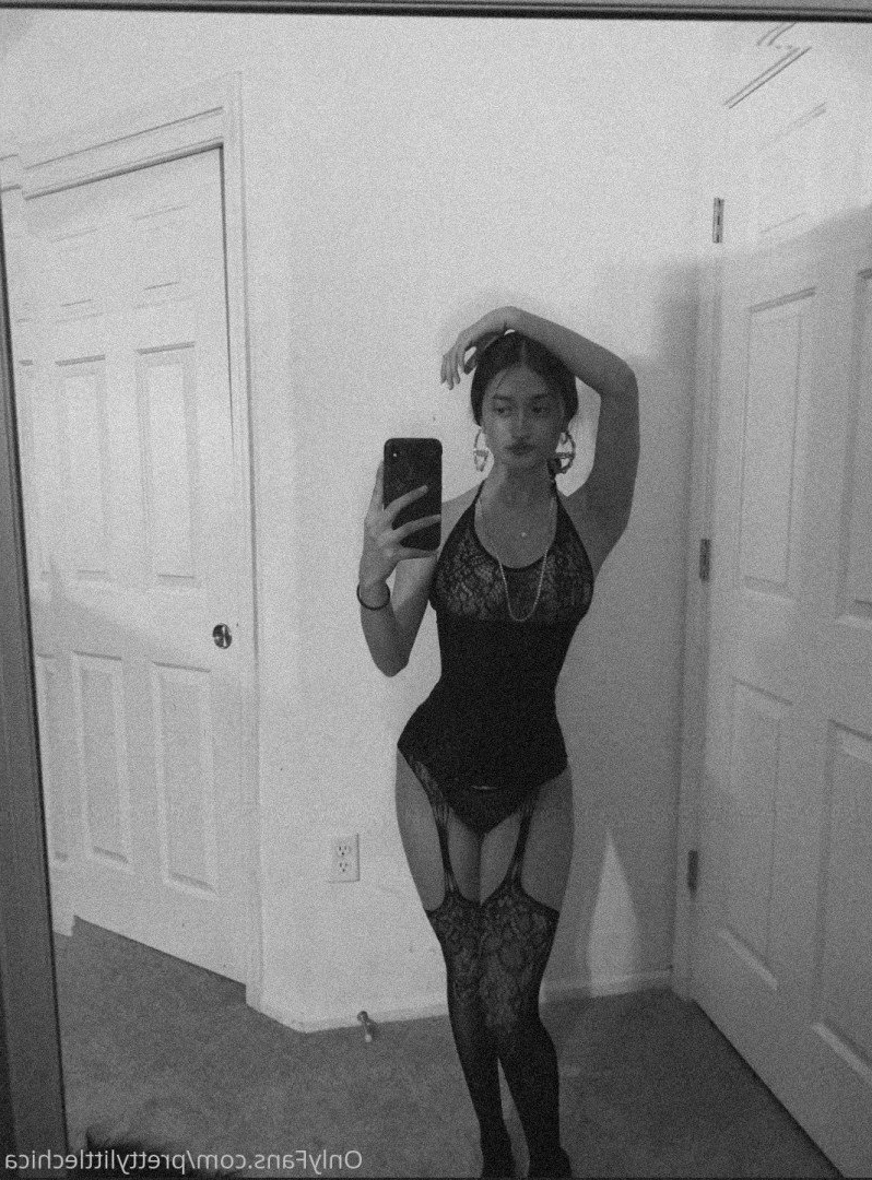 𝓒𝓱𝓲𝓺𝓾𝓲𝓽𝓪 ✨ [ prettylittlechica ] Onlyfans leaked photo 975330 on Hotleaks.tv