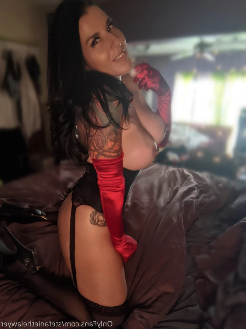 Stefanie Aston, Esq. [ stefaniethelawyer ] Onlyfans leaked photo 16323312 on Hotleaks.tv