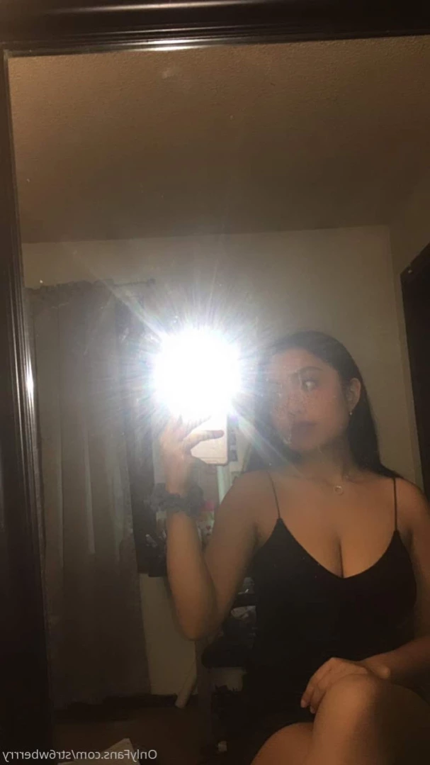 luna &lt;3 [ str6wberrry ] Onlyfans leaked photo 13785639 on Hotleaks.tv