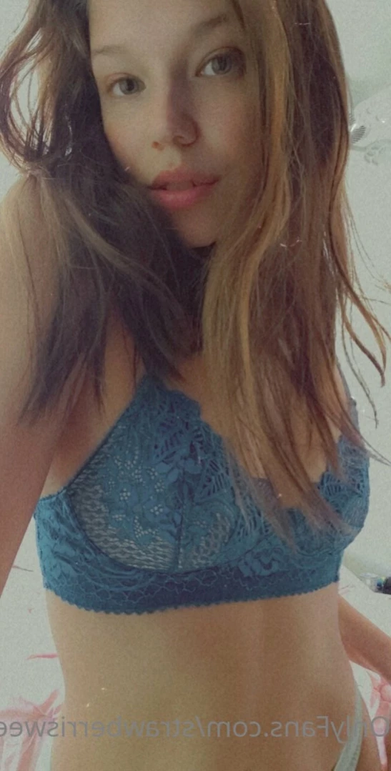 V 🍓 [ strawberrisweetv ] Onlyfans leaked photo 14389658 on Hotleaks.tv