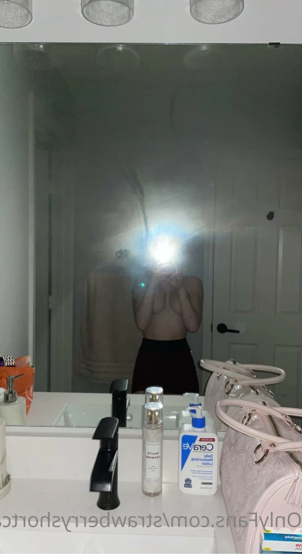 StrawberryshortCakes [ strawberryshortcakes420 ] Onlyfans leaked photo 11892562 on Hotleaks.tv