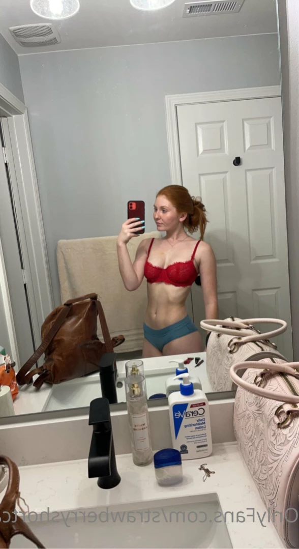 StrawberryshortCakes [ strawberryshortcakes420 ] Onlyfans leaked photo 16130612 on Hotleaks.tv
