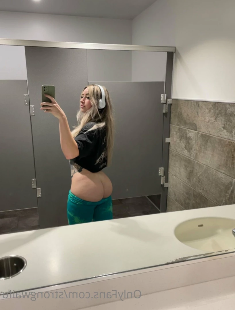 Strong Waifu Secret [ strongwaifu ] Onlyfans leaked photo 12295258 on Hotleaks.tv