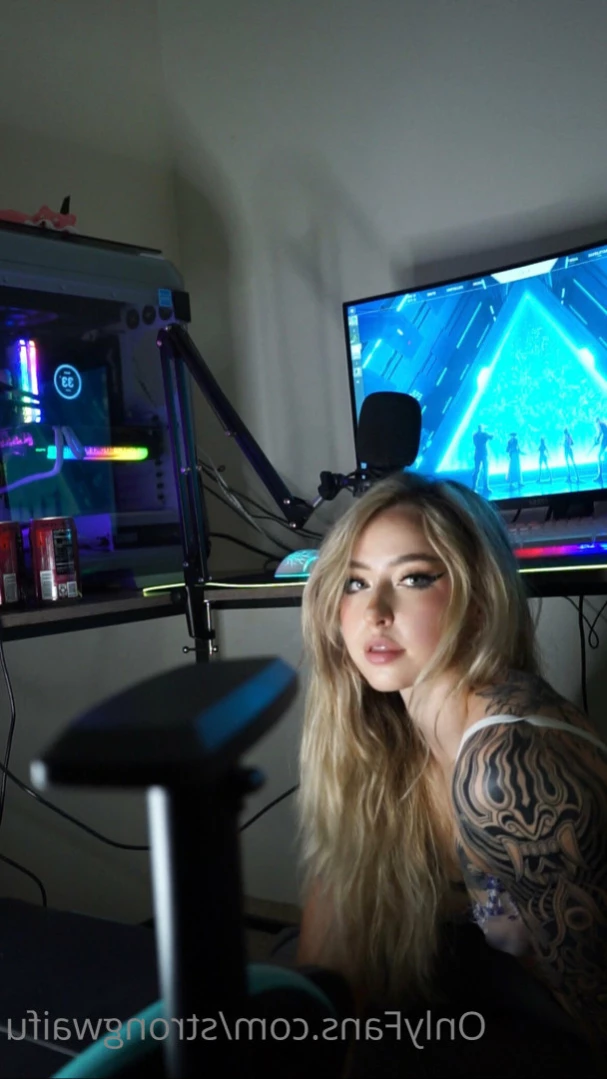 Strong Waifu Secret [ strongwaifu ] Onlyfans leaked photo 12679952 on Hotleaks.tv
