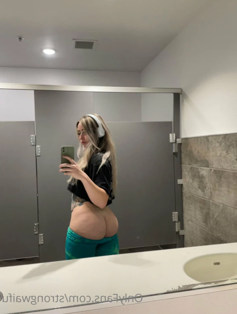 Strong Waifu Secret [ strongwaifu ] Onlyfans leaked photo 14395502 on Hotleaks.tv