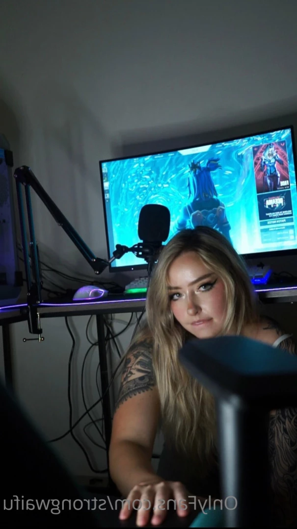 Strong Waifu Secret [ strongwaifu ] Onlyfans leaked photo 14395567 on Hotleaks.tv
