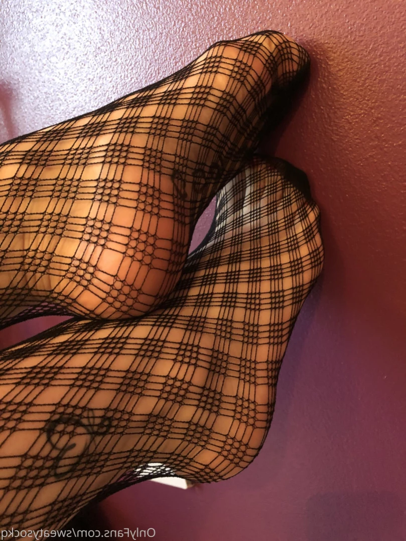 Sweaty Sock Queen [ sweatysockq ] Onlyfans leaked photo 12363596 on Hotleaks.tv