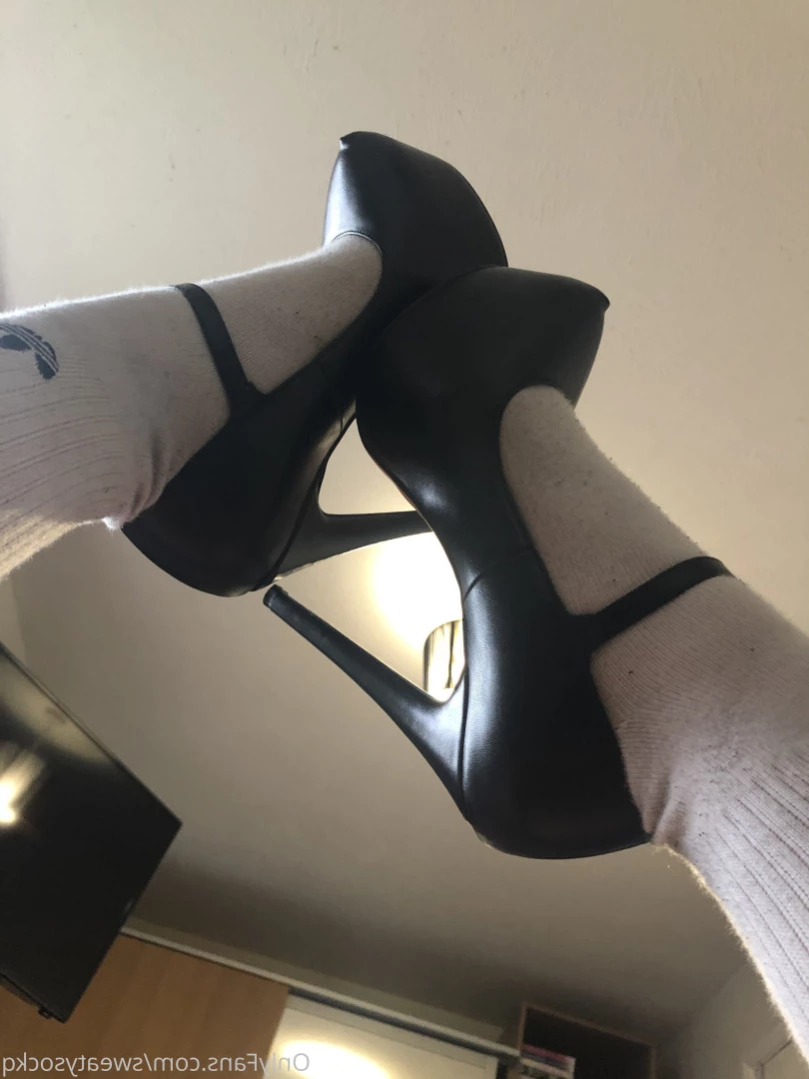 Sweaty Sock Queen [ sweatysockq ] Onlyfans leaked photo 14430201 on Hotleaks.tv