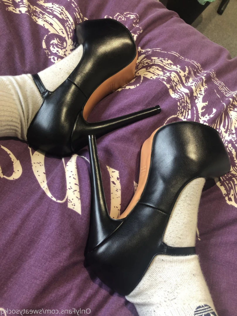 Sweaty Sock Queen [ sweatysockq ] Onlyfans leaked photo 15203719 on Hotleaks.tv