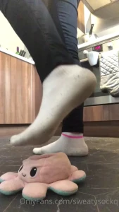 15927166