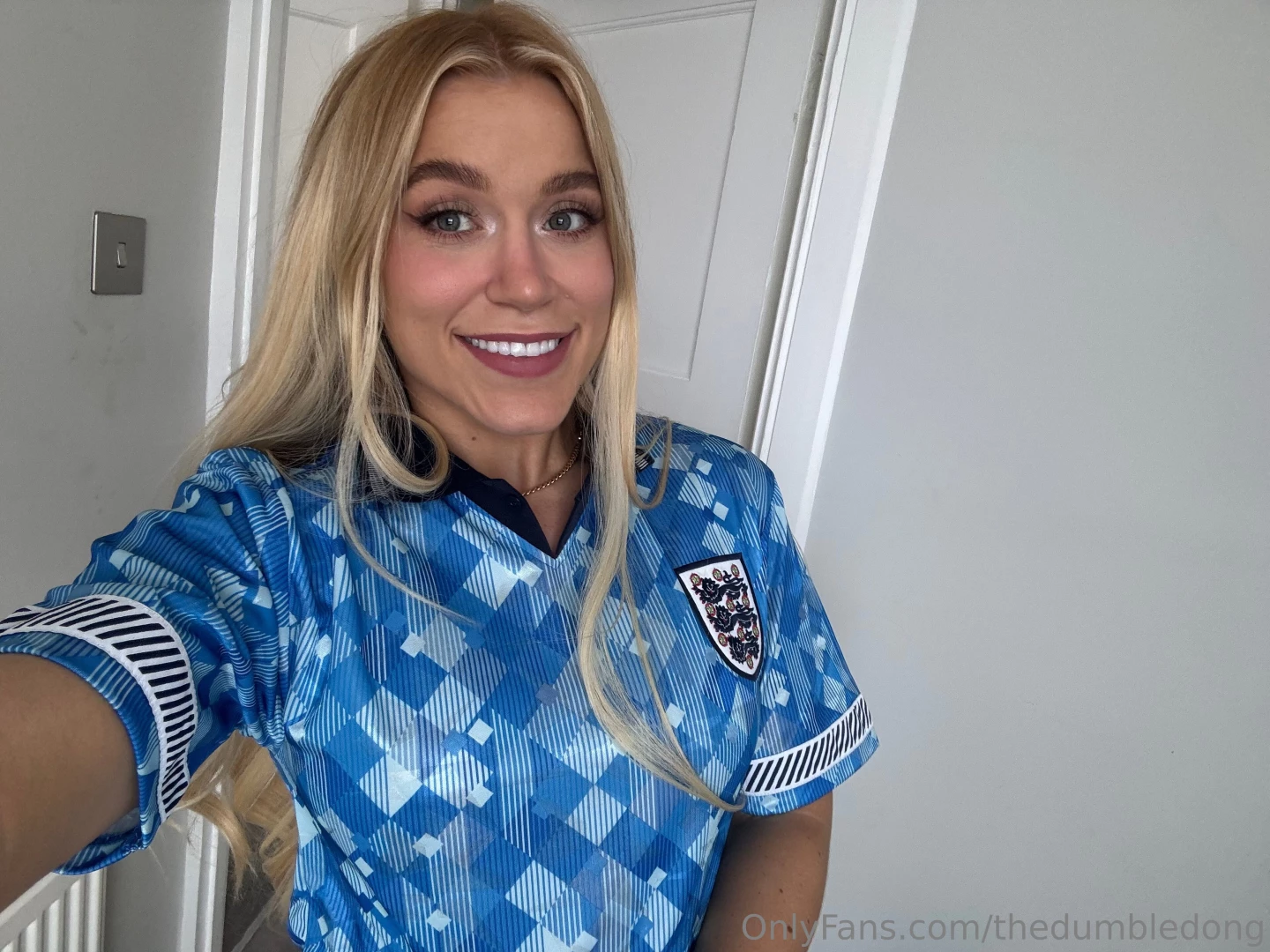 Elle Brooke 🇬🇧 [ thedumbledong ] Onlyfans leaked photo 18549201 on Hotleaks.tv