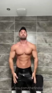 Findom King [ thefindomking ] Onlyfans leaked video 18074933 on Hotleaks.tv