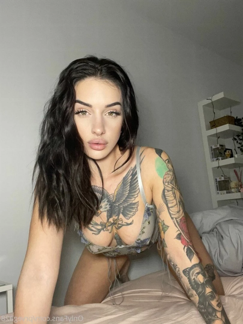18 Y.o VIDEOCALL QUEEN [ prvega28 ] Onlyfans leaked photo 2082821 on Hotleaks.tv