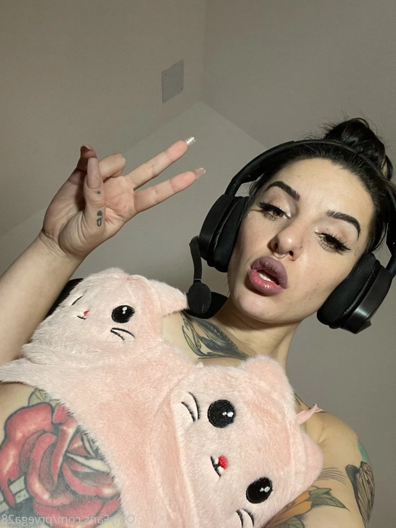 18 Y.o VIDEOCALL QUEEN [ prvega28 ] Onlyfans leaked photo 2083717 on Hotleaks.tv