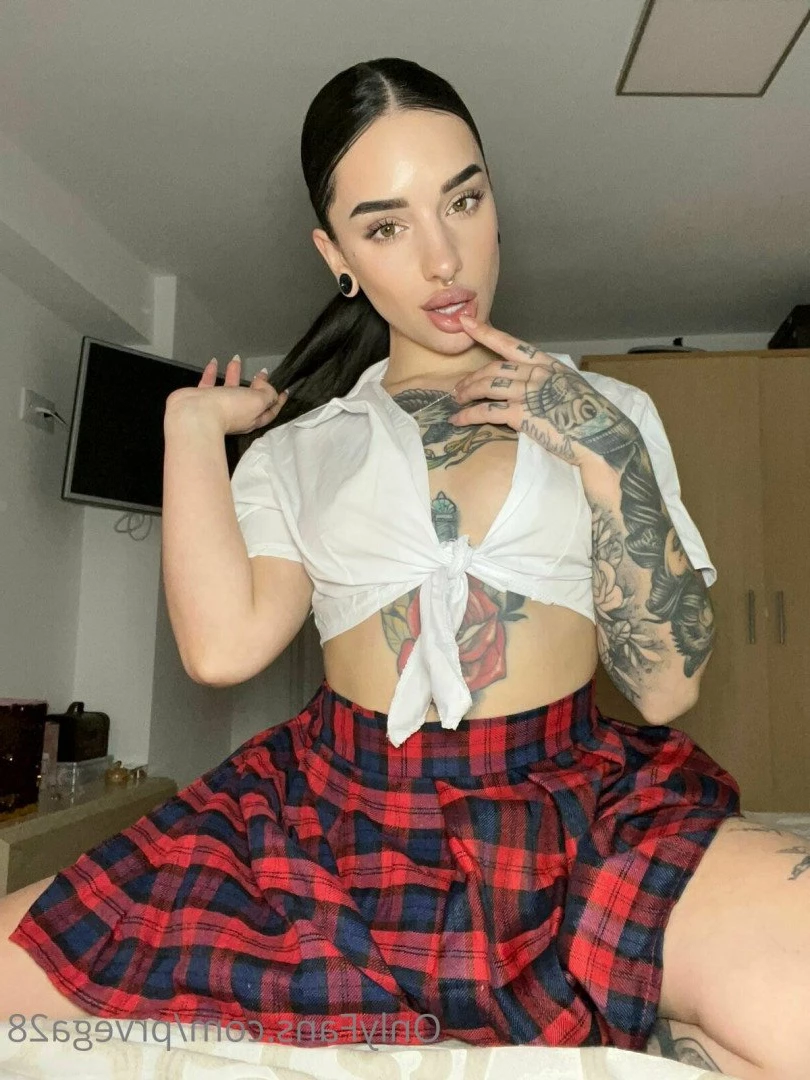 18 Y.o VIDEOCALL QUEEN [ prvega28 ] Onlyfans leaked photo 2084189 on Hotleaks.tv