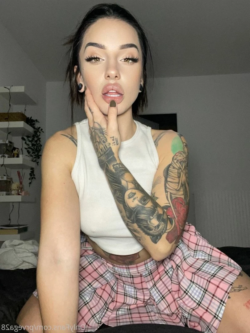 18 Y.o VIDEOCALL QUEEN [ prvega28 ] Onlyfans leaked photo 2084446 on Hotleaks.tv