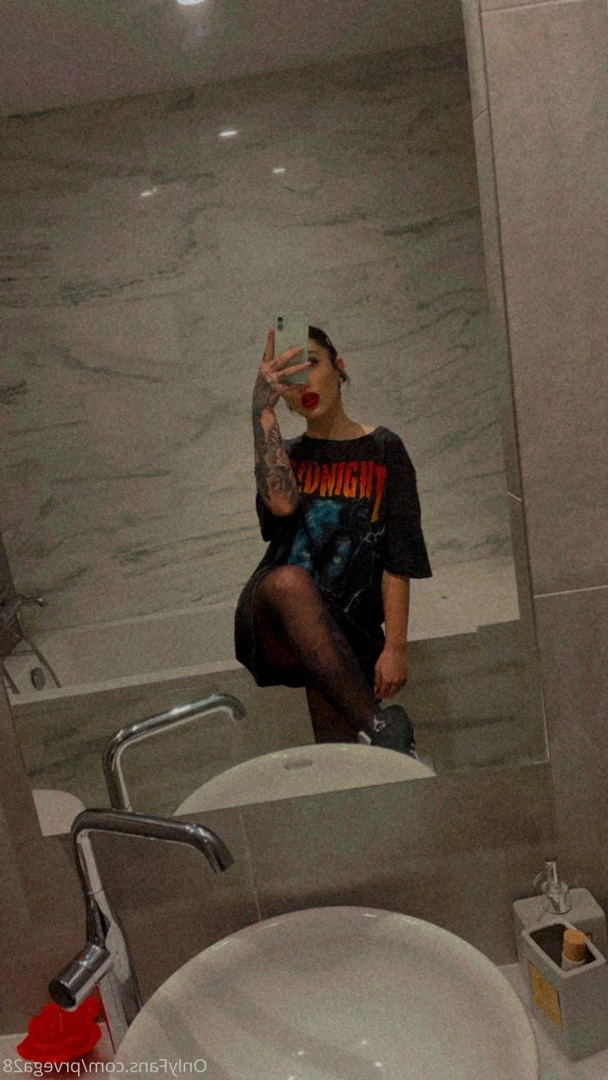 18 Y.o VIDEOCALL QUEEN [ prvega28 ] Onlyfans leaked photo 2087256 on Hotleaks.tv