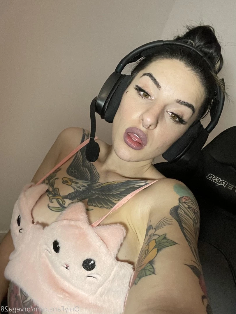 18 Y.o VIDEOCALL QUEEN [ prvega28 ] Onlyfans leaked photo 989221 on Hotleaks.tv