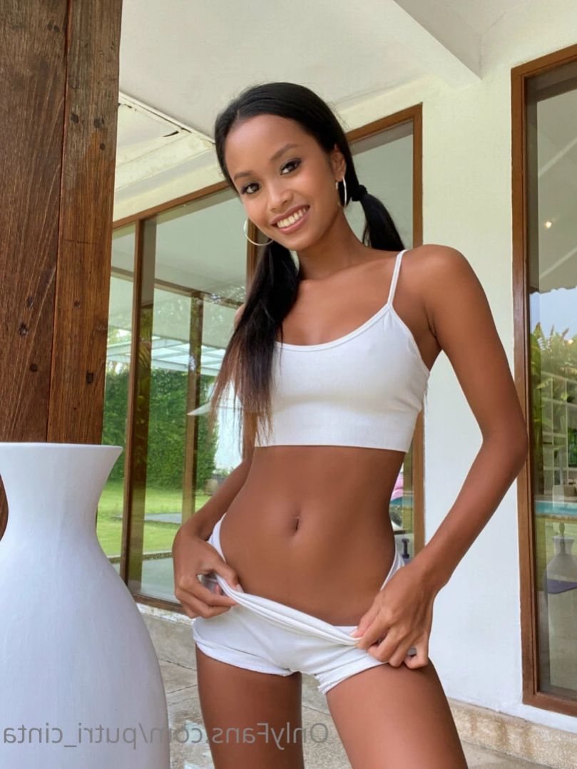 🐾 PUTRI CINTA🌴 [ putri_cinta ] Onlyfans leaked photo 13925204 on Hotleaks.tv