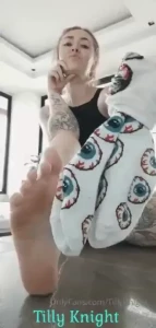 18073318
