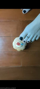 15572872