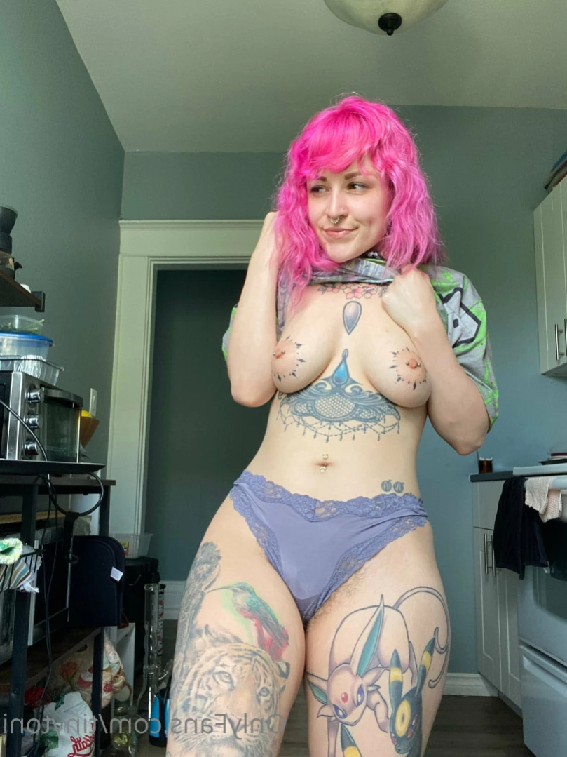 TinyToni 🌿 [ tinytoni ] Onlyfans leaked photo 13350625 on Hotleaks.tv