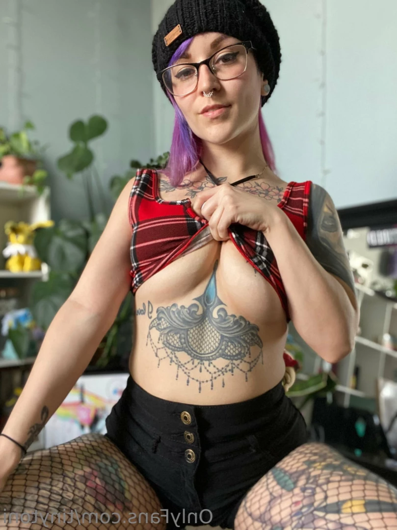 TinyToni 🌿 [ tinytoni ] Onlyfans leaked photo 15158298 on Hotleaks.tv