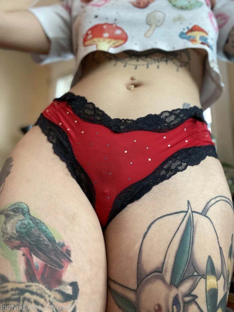 TinyToni 🌿 [ tinytoni ] Onlyfans leaked photo 15581455 on Hotleaks.tv