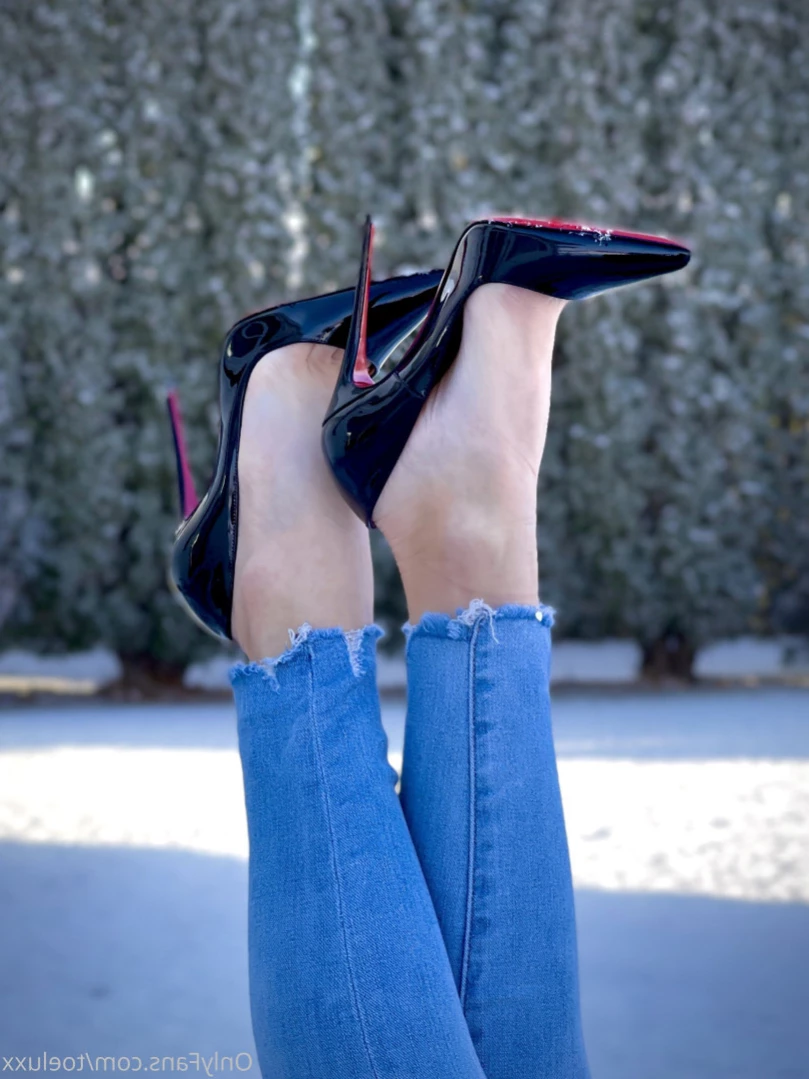 Toe.Luxx [ toeluxx ] Onlyfans leaked photo 14290406 on Hotleaks.tv