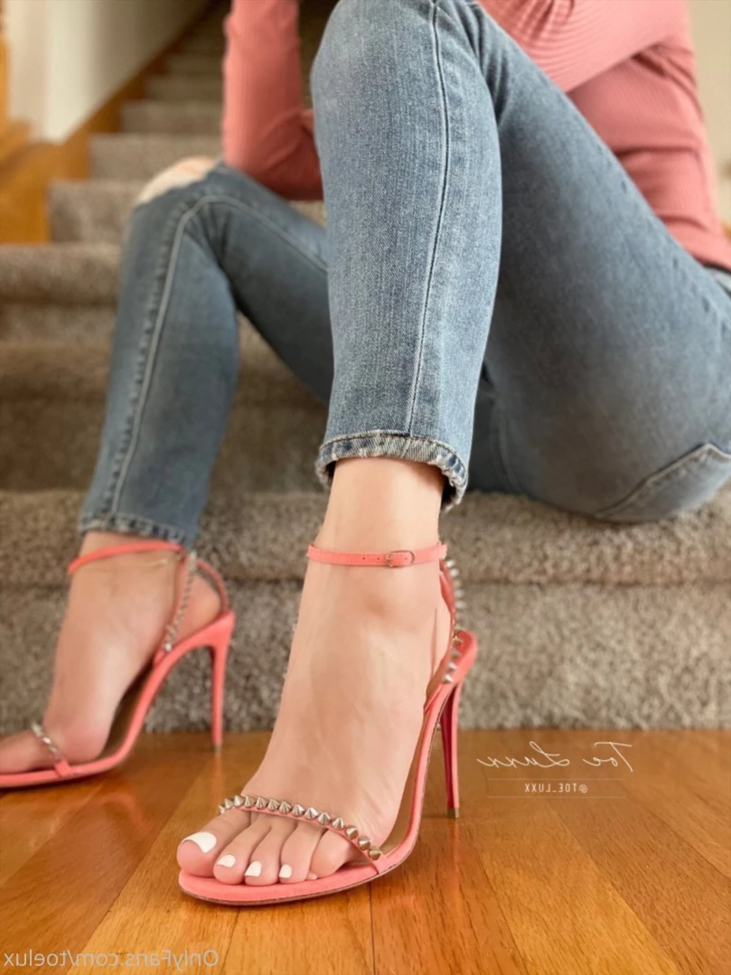 Toe.Luxx [ toeluxx ] Onlyfans leaked photo 15827077 on Hotleaks.tv