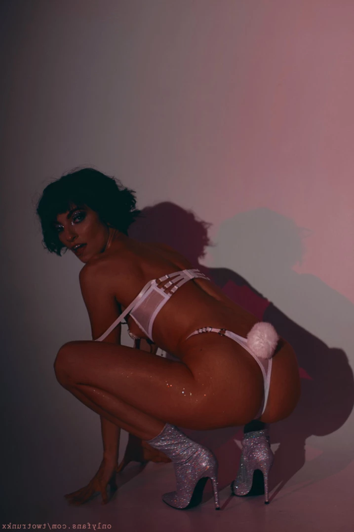Anna Trunkx [ twotrunkx ] Onlyfans leaked photo 15569145 on Hotleaks.tv
