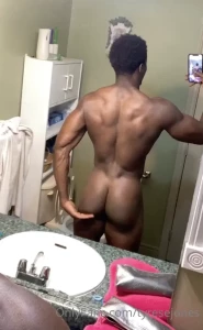 15791572