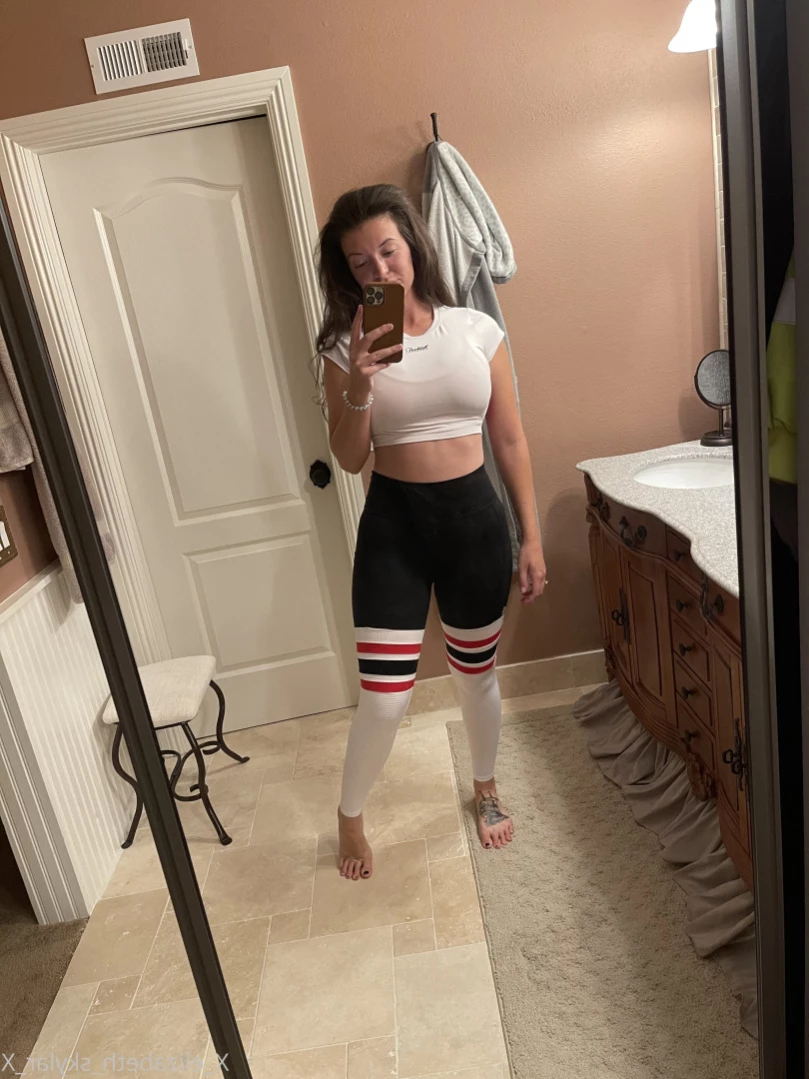 Elizabeth Skylar [ xelizabethskylarx ] Onlyfans leaked photo 13392809 on Hotleaks.tv