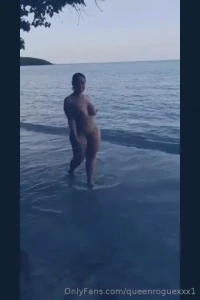  [ queenroguexxx1 ] Onlyfans leaked video 4701476 on Hotleaks.tv