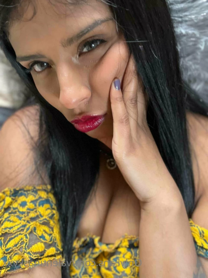 🧡 Sexy step-mom 😜😏 [ valentinaskyxx ] Onlyfans leaked photo 13370706 on Hotleaks.tv