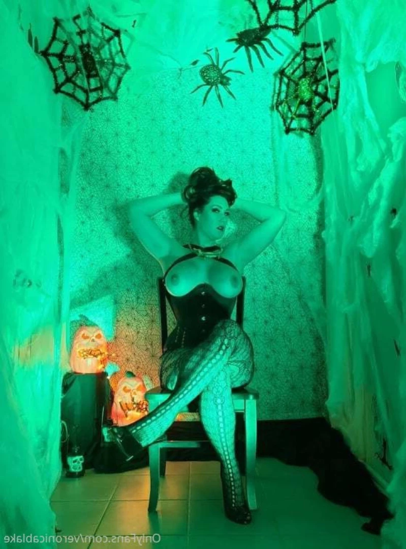 Veronica Blake [ veronicablake ] Onlyfans leaked photo 13508332 on Hotleaks.tv