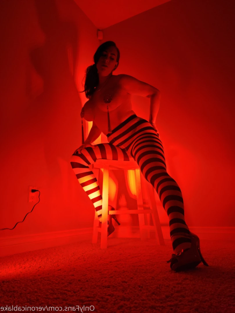 Veronica Blake [ veronicablake ] Onlyfans leaked photo 13510596 on Hotleaks.tv