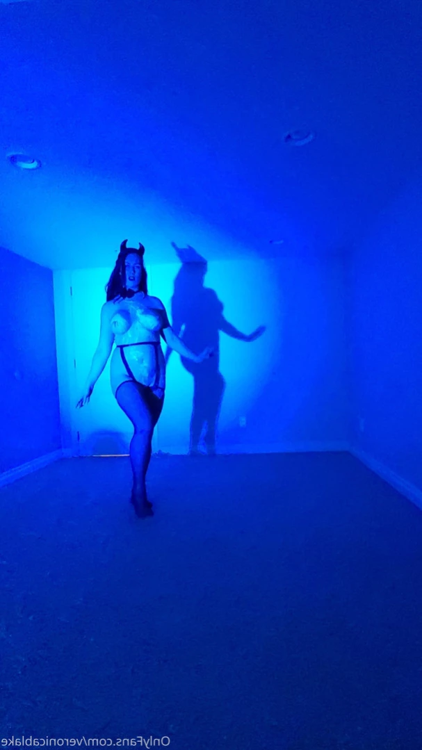 Veronica Blake [ veronicablake ] Onlyfans leaked photo 13674718 on Hotleaks.tv