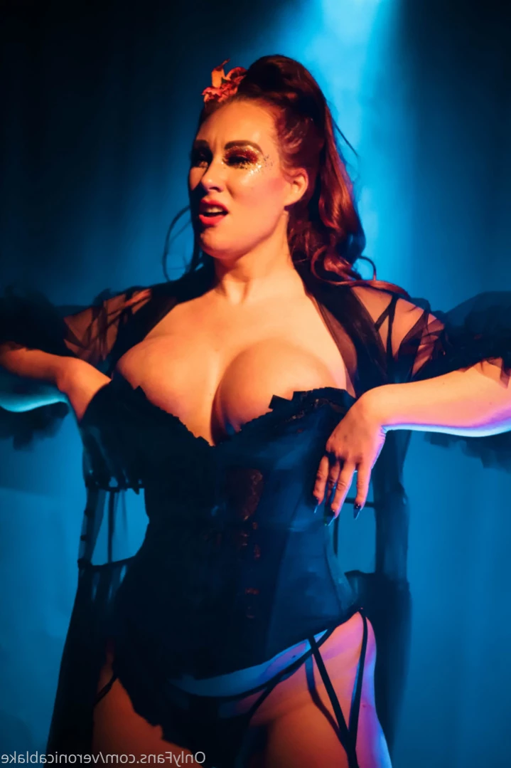 Veronica Blake [ veronicablake ] Onlyfans leaked photo 15571378 on Hotleaks.tv